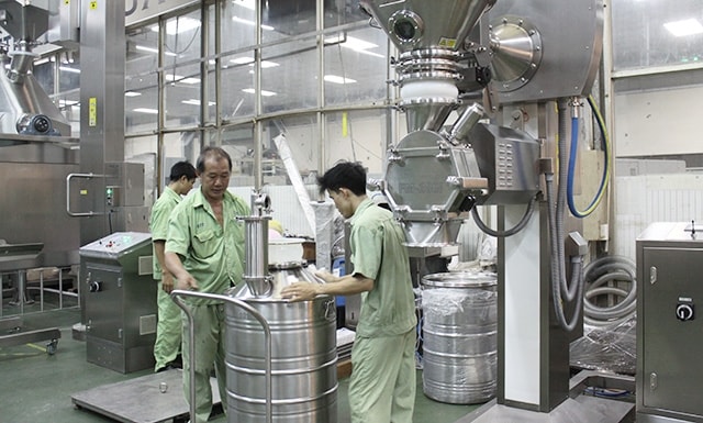 Sản xuất thiết bị bào chế dược phẩm công nghệ cao tại Công ty TNHH Chế tạo máy dược phẩm Tiến Tuấn (TP. Hồ Chí Minh).