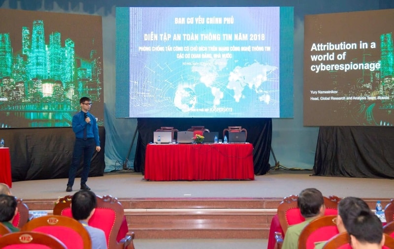 Nhà nghiên cứu bảo mật Yury Namestnikov tại buổi Diễn tập An toàn Thông tin. Ảnh: Kaspersky Lab