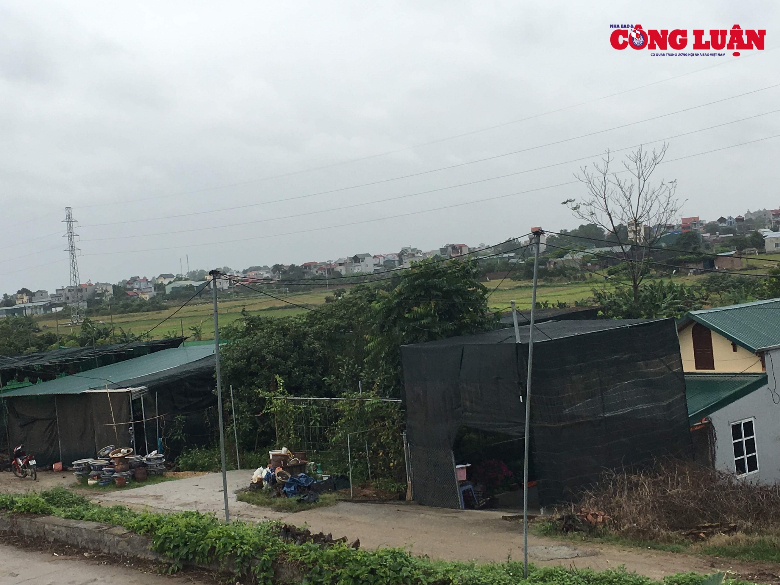 Đất nông nghiệp (thôn Đồng Nhân) được chuyển đổi sai mục đích xây dựng nhà ở.