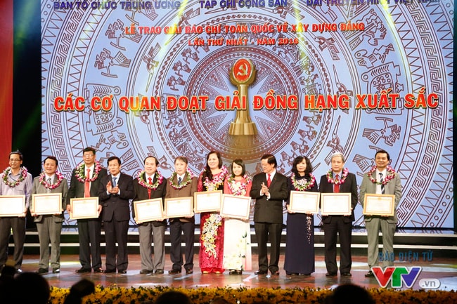 Lễ trao giải Búa liềm vàng năm 2016