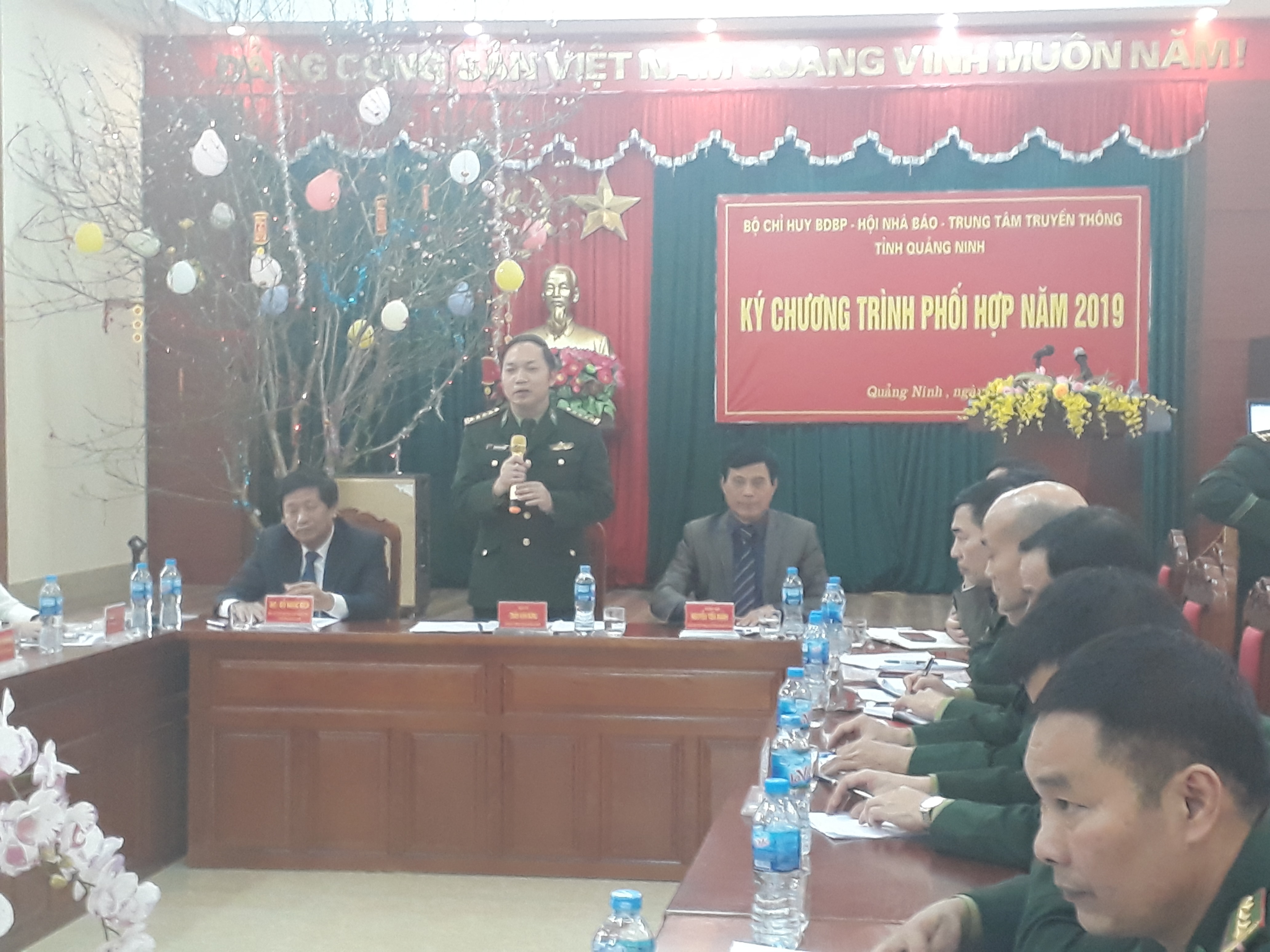 Đại tá Trần Văn Bừng, Chính ủy BĐBP tỉnh phát biểu trong Hội nghị