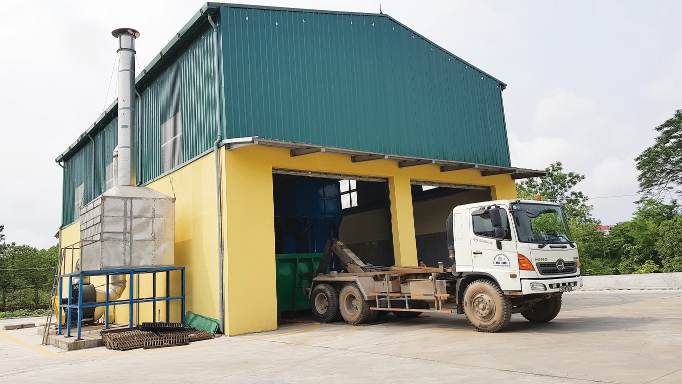 Trạm chuyển tải rác tại Lâm Du - Long Biên - Hà Nội.