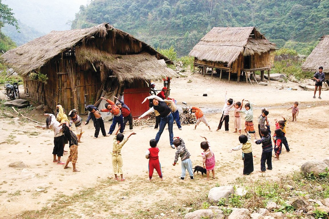 Một buổi học thể dục của học trò vùng cao.