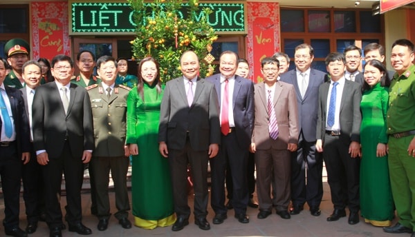Thủ tướng tới thăm và chúc Tết cán bộ, nhân dân phường Thuận Phước, quận Hải Châu. Ảnh: VGP