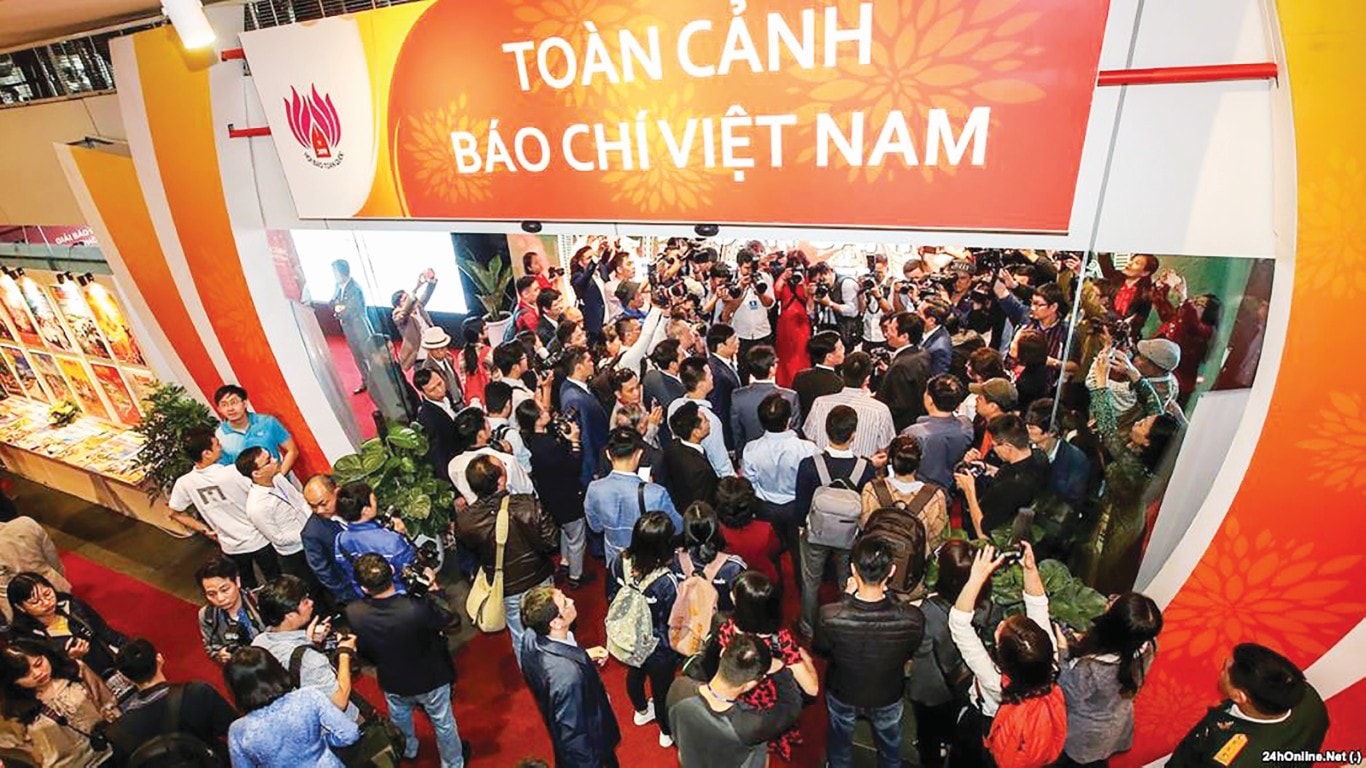 Báo chí đang đứng trước nhiều cơ hội lớn cùng thách thức nặng nề đòi hỏi phải đổi mới và sáng tạo hơn nữa.
