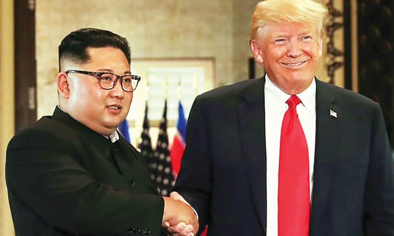 Tổng thống Donald Trump và nhà lãnh đạo Kim Jong Un tại cuộc họp thượng đỉnh Mỹ - Triều lần thứ 1.