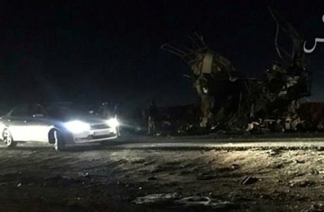 Hiện trường vụ đánh bom. Ảnh: Reuters