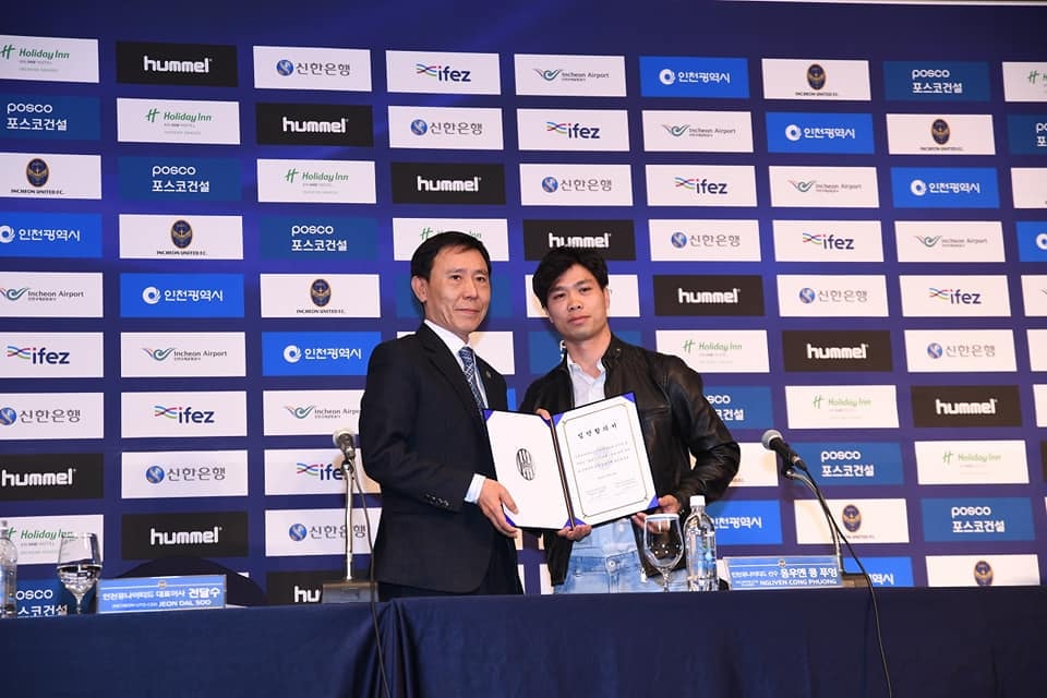 Tiền đạo Công Phượng ký kết hợp đồng với CLB Incheon United