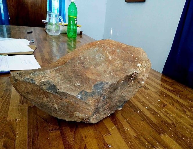 Tang vật đối tượng dùng hành hung nhà báo Hoàng Đình Chiểu