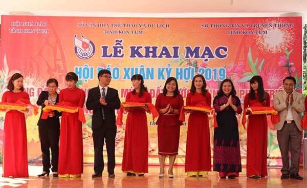 Khai mạc Hội Báo Xuân tỉnh Kon Tum 2019