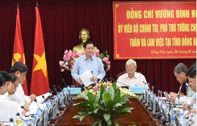 Phó Thủ tướng Vương Đình Huệ phát biểu tại buổi làm việc với cán bộ chủ chốt tỉnh Đồng Nai. Ảnh: Báo Nhân dân