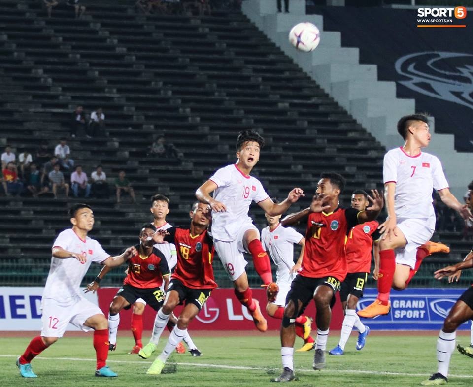U22 Việt Nam (áo trắng) đã có trận thắng thuyết phục trước U22 Timor Leste - Ảnh: Sport5