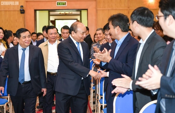 Thủ tướng Nguyễn Xuân Phúc tới dự buổi làm việc với Bộ Kế hoạch và Đầu tư. Ảnh VGP