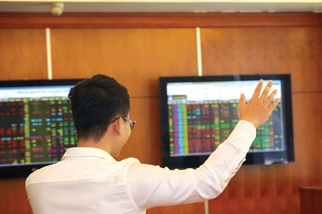 Nếu được nâng hạng trong thời gian tới, thị trường chứng khoán (TTCK) Việt Nam dự kiến đón nhận 1,2 tỷ USD vốn nước ngoài (Ảnh minh họa)