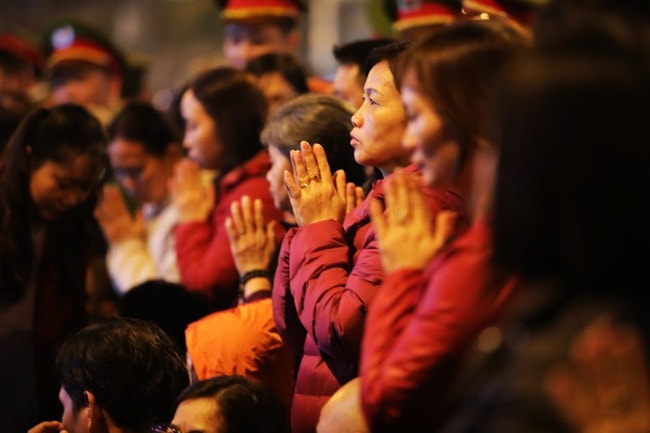 Hàng ngàn người dân tại Hà Nội đã đổ về chùa Phúc Khánh trên đường Tây Sơn (Đống Đa, Hà Nội) để dự lễ dâng sao giải hạn đầu năm. Ảnh minh họa.