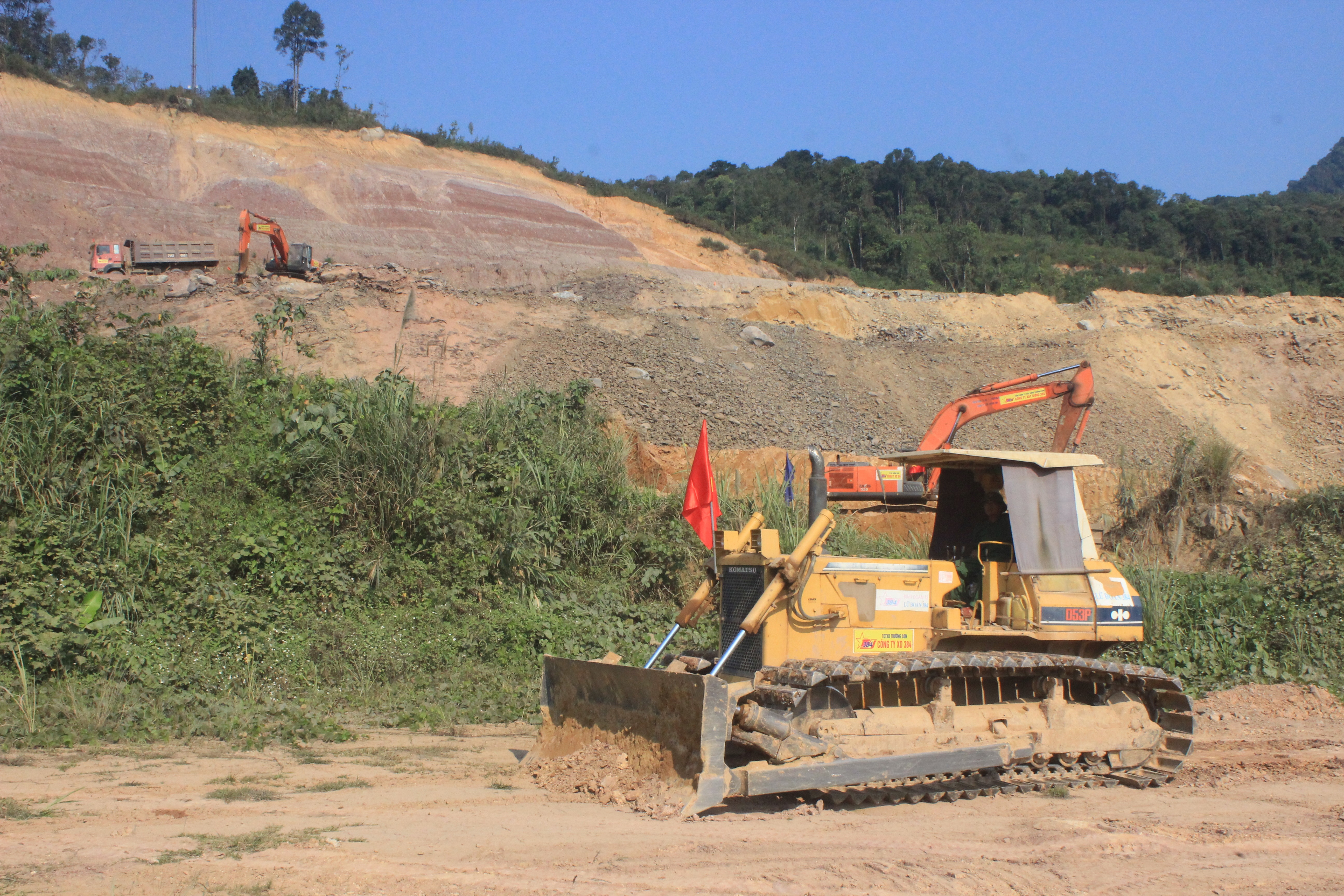 Cty TNHH MTV Xây dựng 384 đang thi công giai đoạn 2.