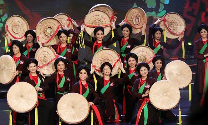 Các thí sinh trong trang phục quan họ. Ảnh: phunuvietnam.vn