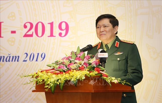 Đại tướng Ngô Xuân Lịch, Ủy viên Bộ Chính trị, Phó Bí thư Quân ủy Trung ương, Bộ trưởng Bộ Quốc phòng chủ trì cuộc gặp. Ảnh: Dương Giang/TTXVN