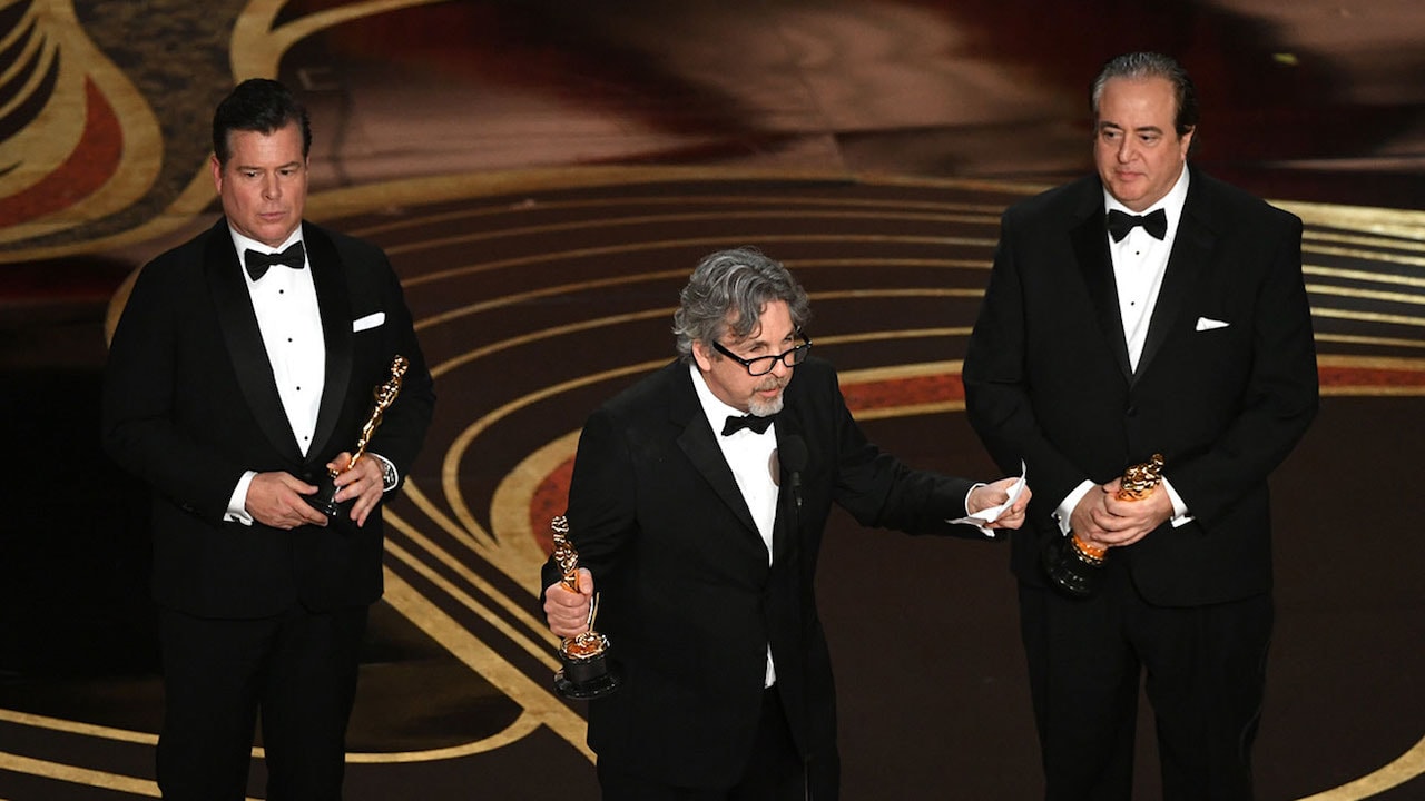 Đạo diễn Peter Farrelly trên sân khấu đêm trao giải Oscar 2019. Ảnh: Hollywood Repoter.