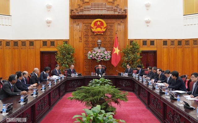 Thủ tướng Nguyễn Xuân Phúc tiếp Chủ tịch Ủy ban Hợp tác kinh tế Nhật Bản - Mekong. Ảnh: VGP
