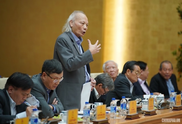 GS. TSKH Nguyễn Mại phát biểu tại buổi làm việc. Ảnh: VGP