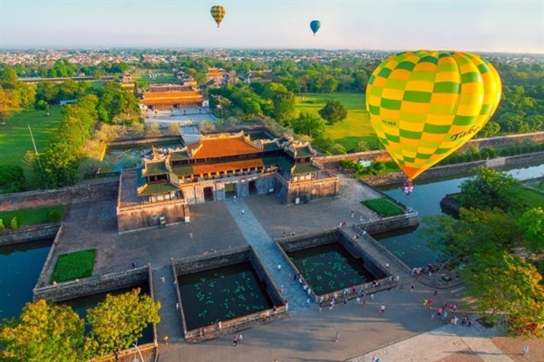 Khinh khí cầu tại kỳ Festival Nghề truyền thống Huế 2017. Ảnh: BTC