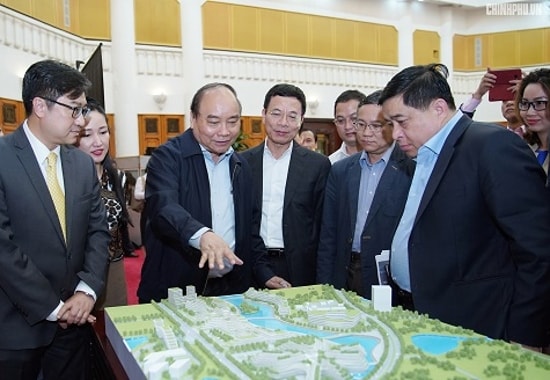 Thủ tướng Nguyễn Xuân Phúc cho ý kiến về mô hình Trung tâm Đổi mới sáng tạo quốc gia. Ảnh: VGP