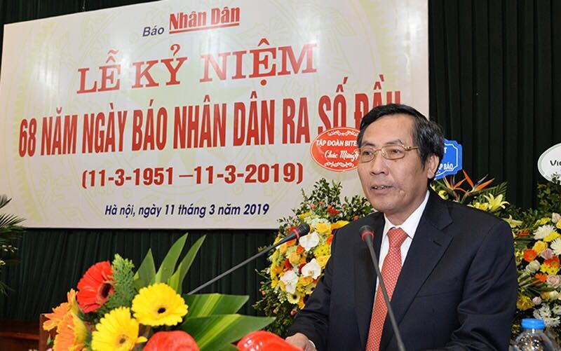 Đồng chí Thuận Hữu, Ủy viên T.Ư Đảng, Tổng Biên tập - Bí thư Đảng ủy Báo Nhân Dân, Phó Trưởng ban Tuyên giáo Trung ương, Chủ tịch Hội Nhà báo Việt Nam phát biểu tại buổi lễ.