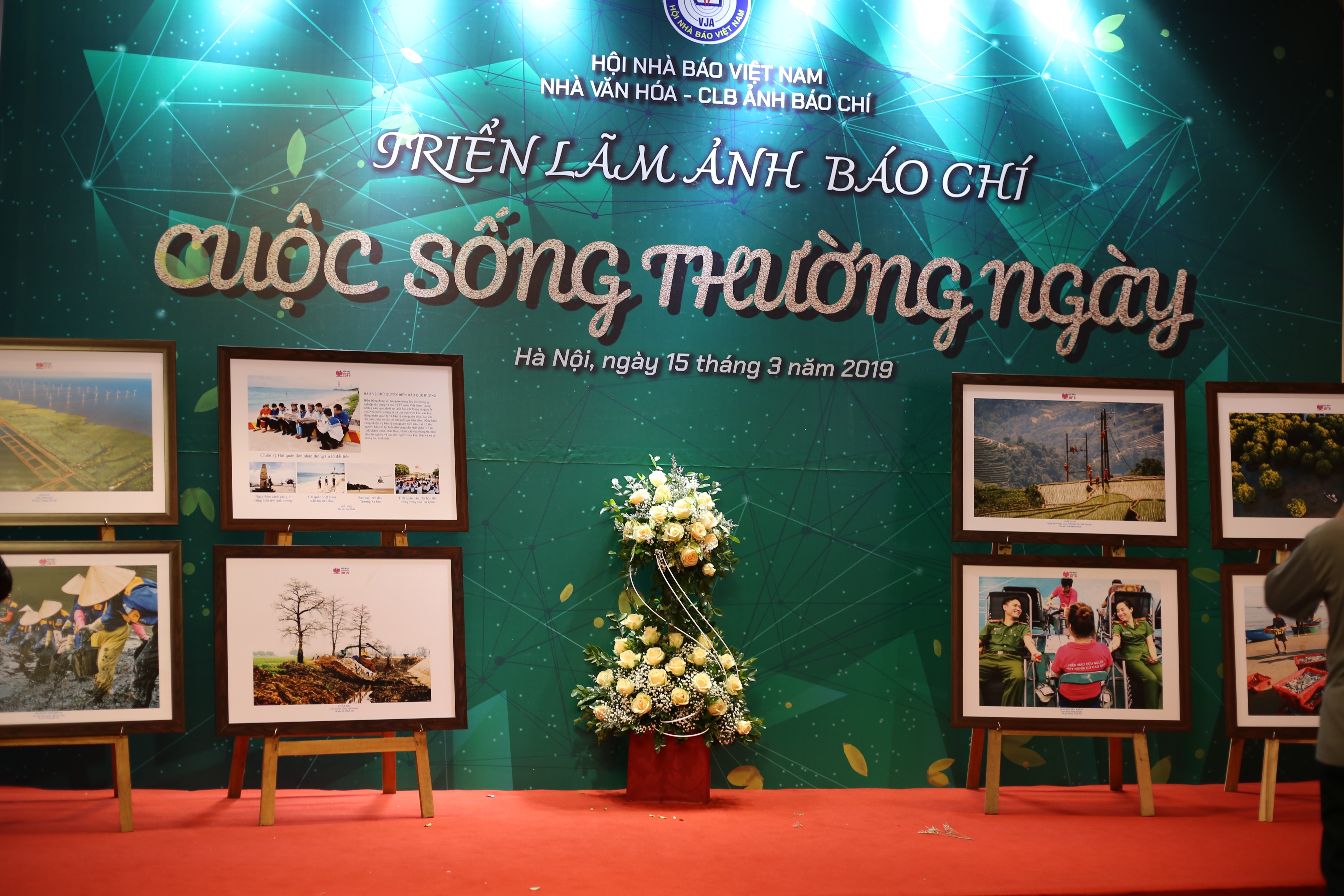 Triễn lãm ảnh báo chí