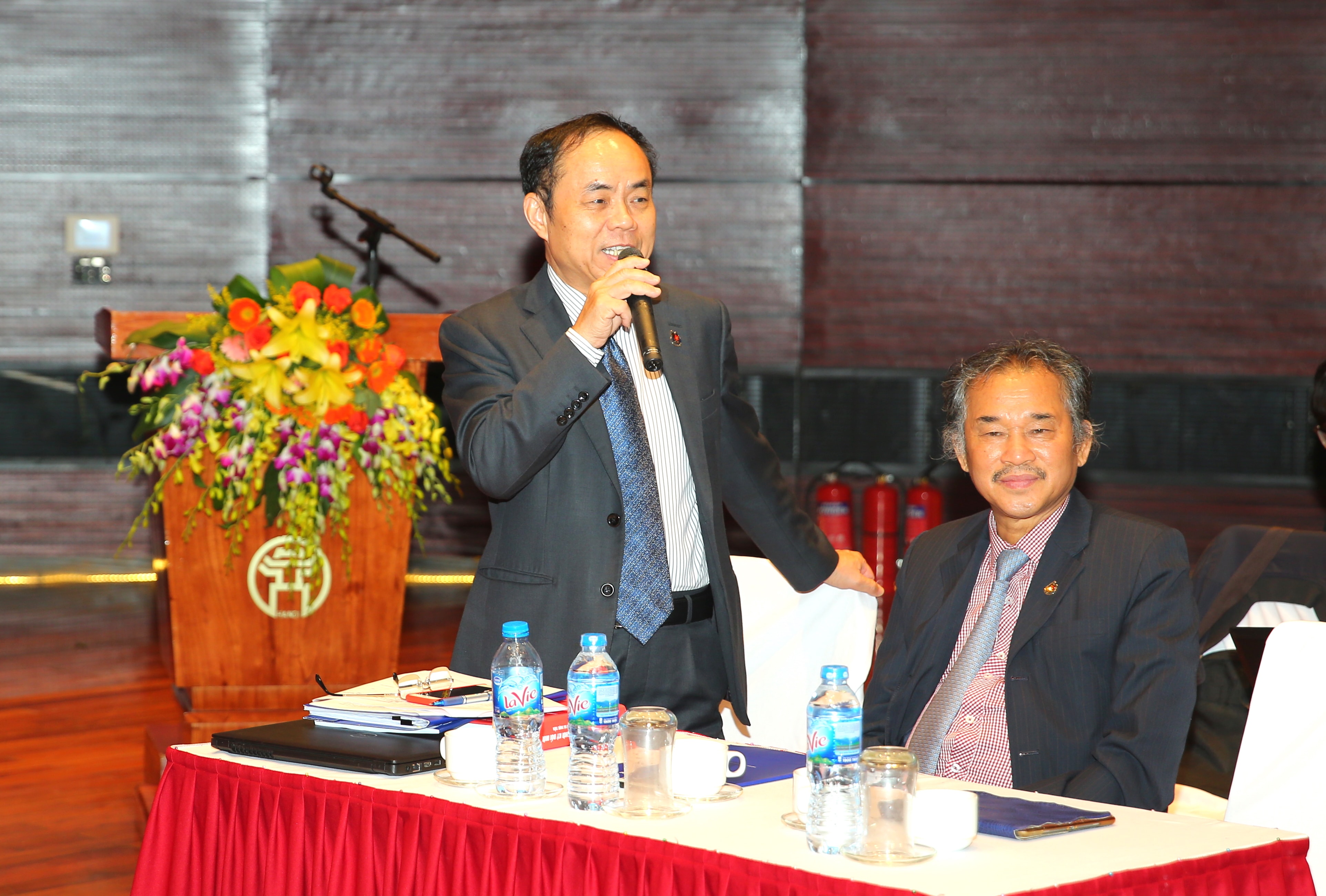 TS.Trần Bá Dung, Ủy Viên Ban Thường vụ, Trưởng Ban Nghiệp vụ Hội Nhà báo Việt Nam phát biểu tại Diễn đàn. Ảnh: Sơn Hải