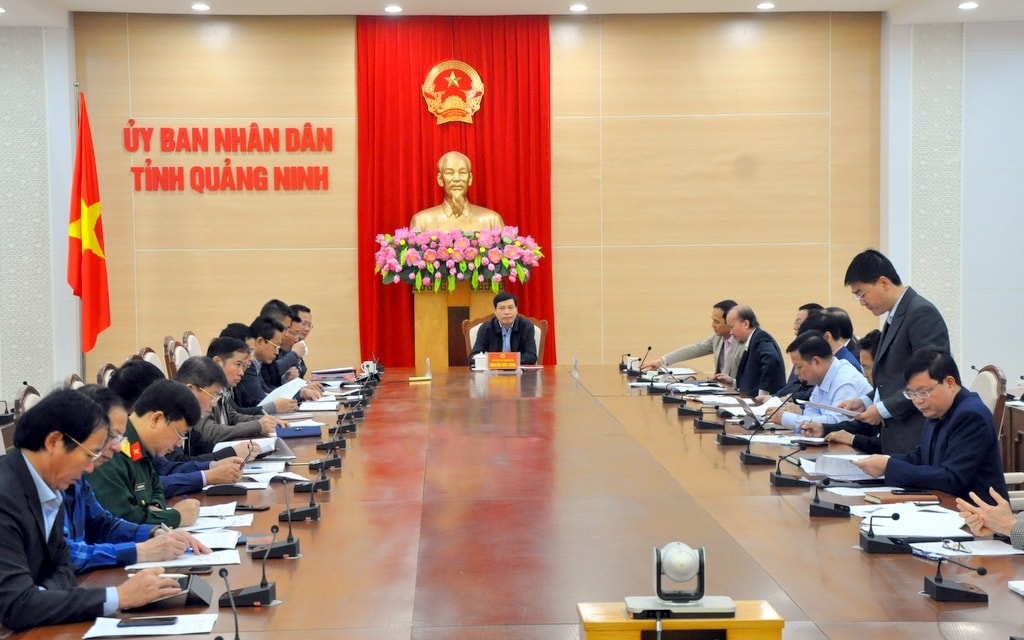 Đồng chí Nguyễn Đức Long, Phó Bí thư Tỉnh ủy, Chủ tịch UBND tỉnh chủ trì phiên họp. Ảnh: Minh Hà.