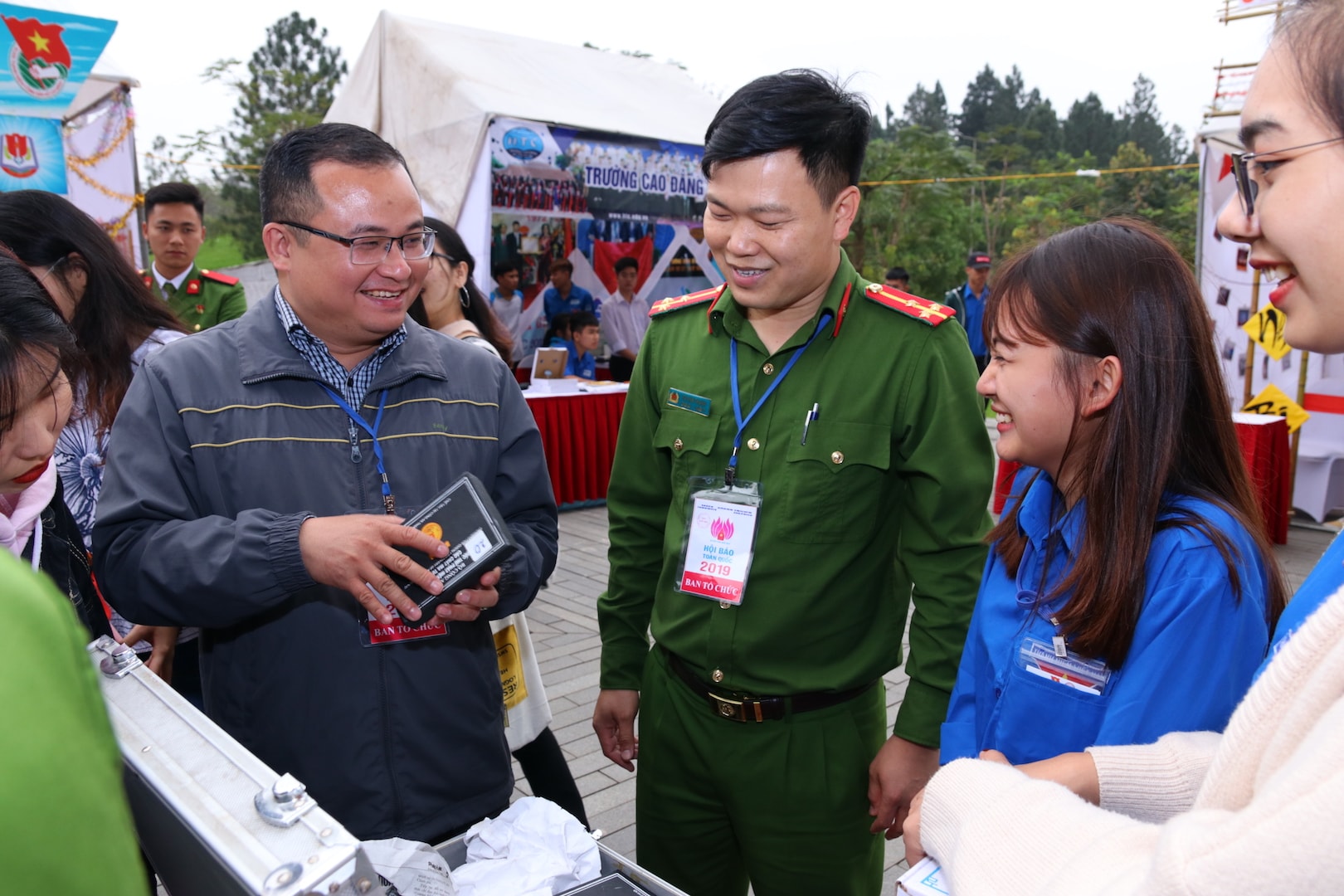 Tại Hội trại, các đoàn viên tham gia có cơ hội học hỏi lẫn nhau và nâng cao hiểu biết về những thiết bị tác nghiệp cũng như câu chuyện nghề nghiệp của nhau