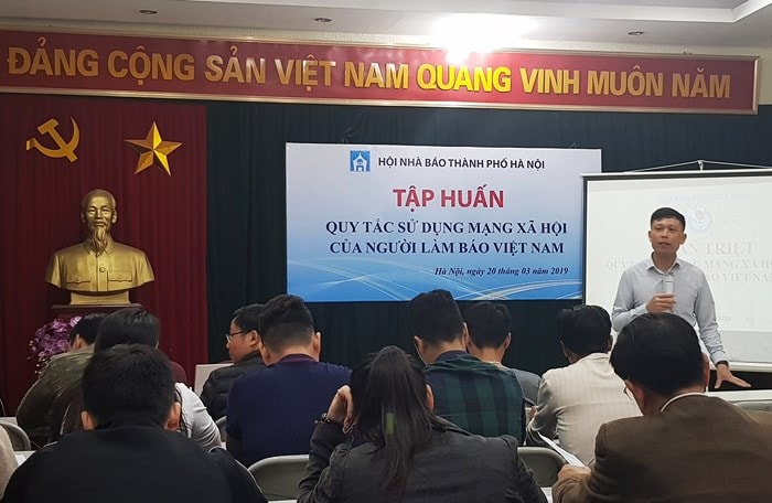 Quang cảnh buổi tập huấn.