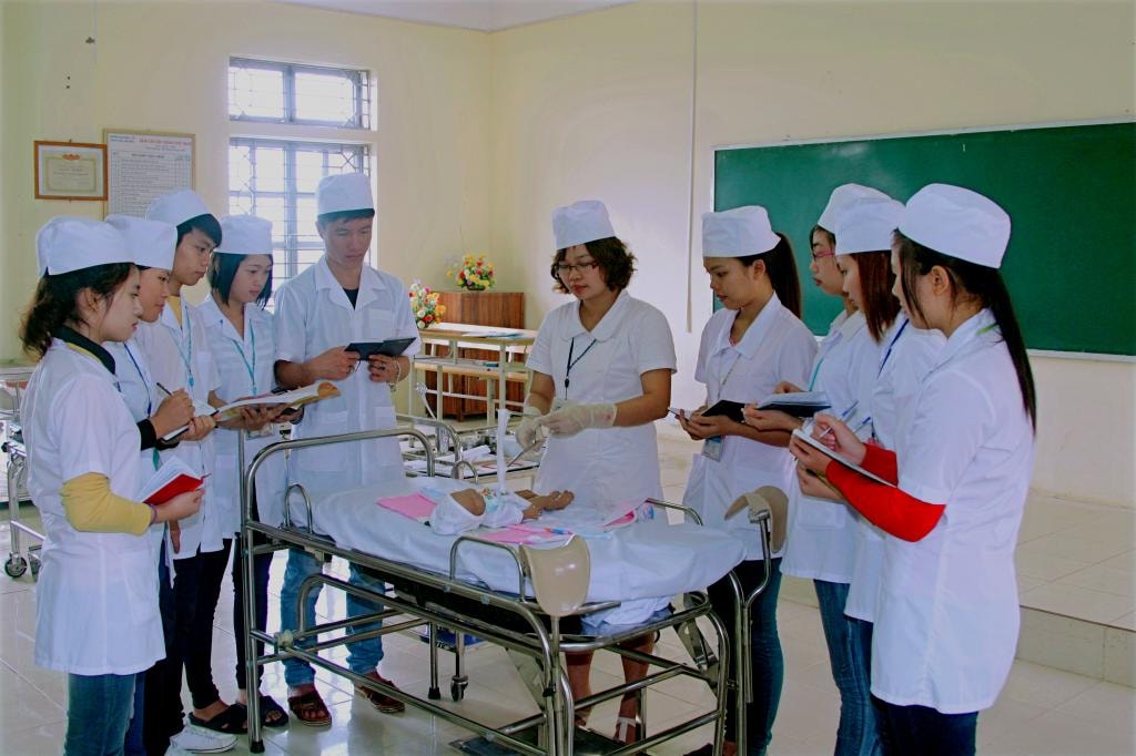 Phó Thủ tướng yêu cầu Bộ Y tế khẩn trương chuẩn bị nghị định đào tạo nhân lực y tế ngay sau Luật Giáo dục đại học có hiệu lực từ 1/7/2019. Ảnh: internet