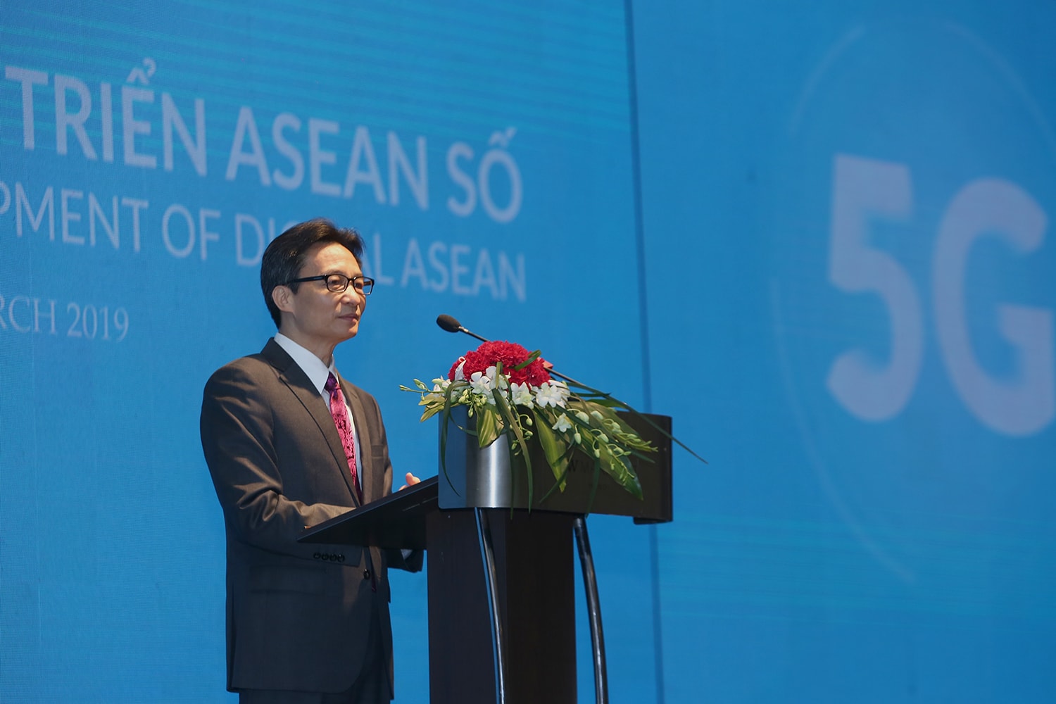 Phó Thủ tướng Vũ Đức Đam mong muốn các đại biểu sẽ bàn và đưa ra những khuyến nghị cụ thể cho chính phủ các nước ASEAN để hỗ trợ công nghệ 5G phát triển. Ảnh: VGP