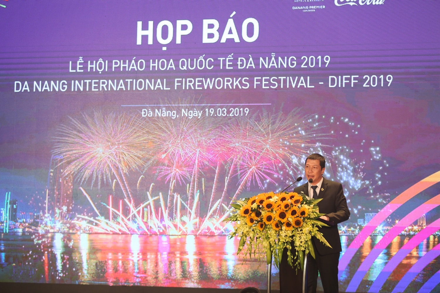 Ông Dương Thế Bằng - Đại diện lãnh đạo Sun Group phát biểu tại buổi họp báo