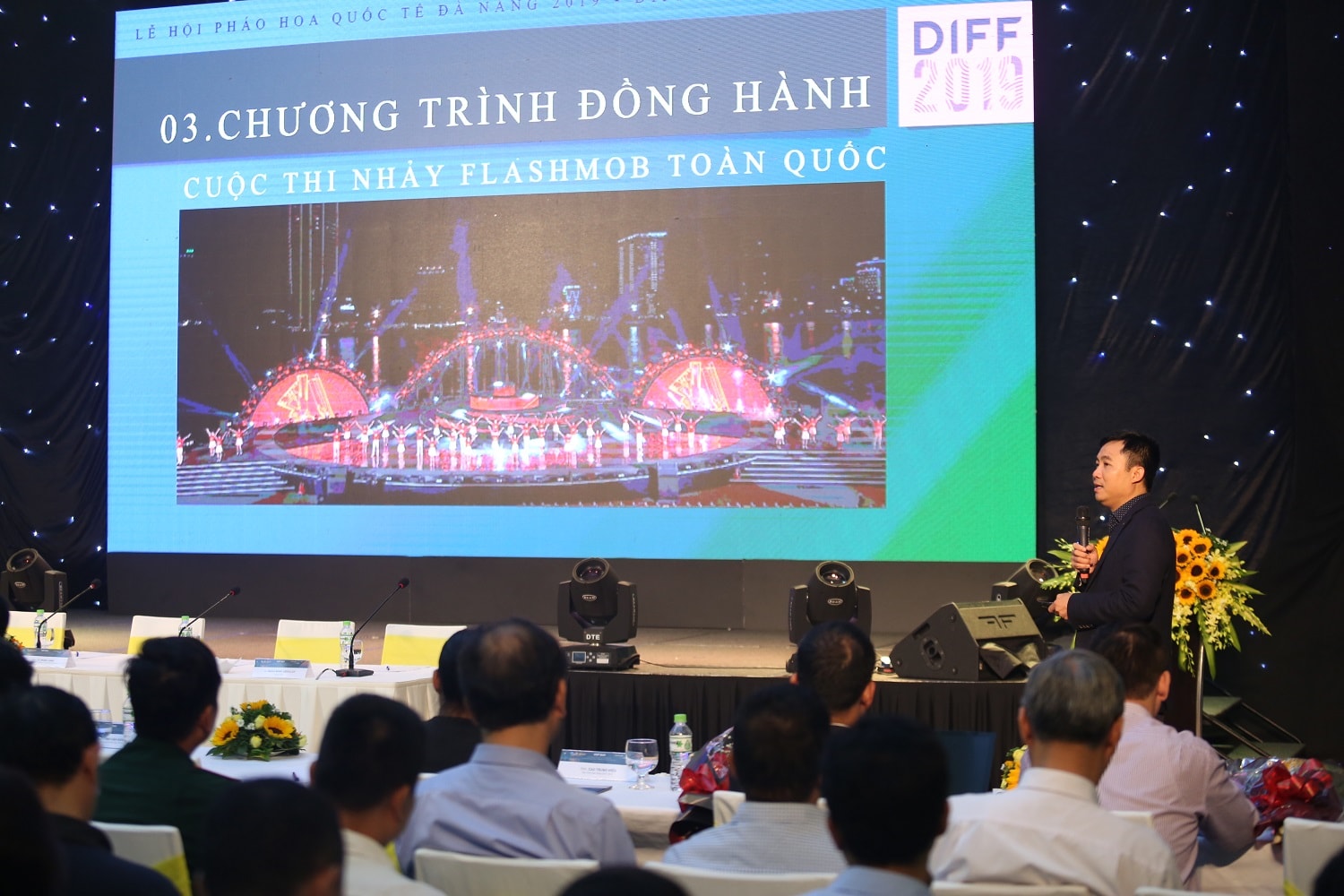 Tổng Đạo diễn DIFF 2019, ông Đỗ Thanh Hải trình bày ý tưởng, những điểm mới của chương trình.