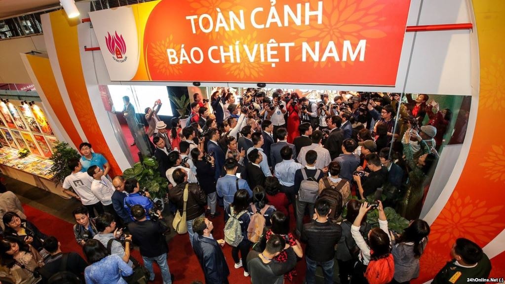 Để kiểm chứng, thẩm định nguồn tin, nhà báo cần phải vận dụng linh hoạt các phương pháp thu thập, xử lý, xác minh lại thông tin trong quá trình tác nghiệp (Ảnh: internet)