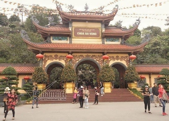 Tam bảo chùa ba vàng