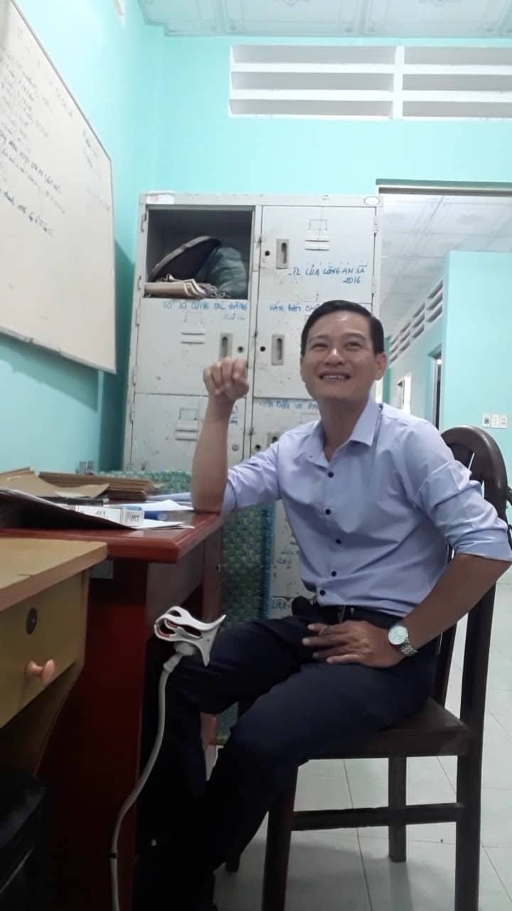 ông Huỳnh Tấn Phát - Phó Trưởng Công an xã Trung An, người ký tên trên thư mời.