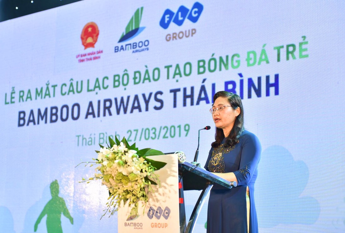 Bà Nguyễn Thị Lĩnh - PCT UBND tỉnh Thái Bình thay mặt cán bộ và nhân dân tỉnh Thái Bình phát biểu, tỏ bày sự đánh giá cao sự hỗ trợ của Bamboo Airways