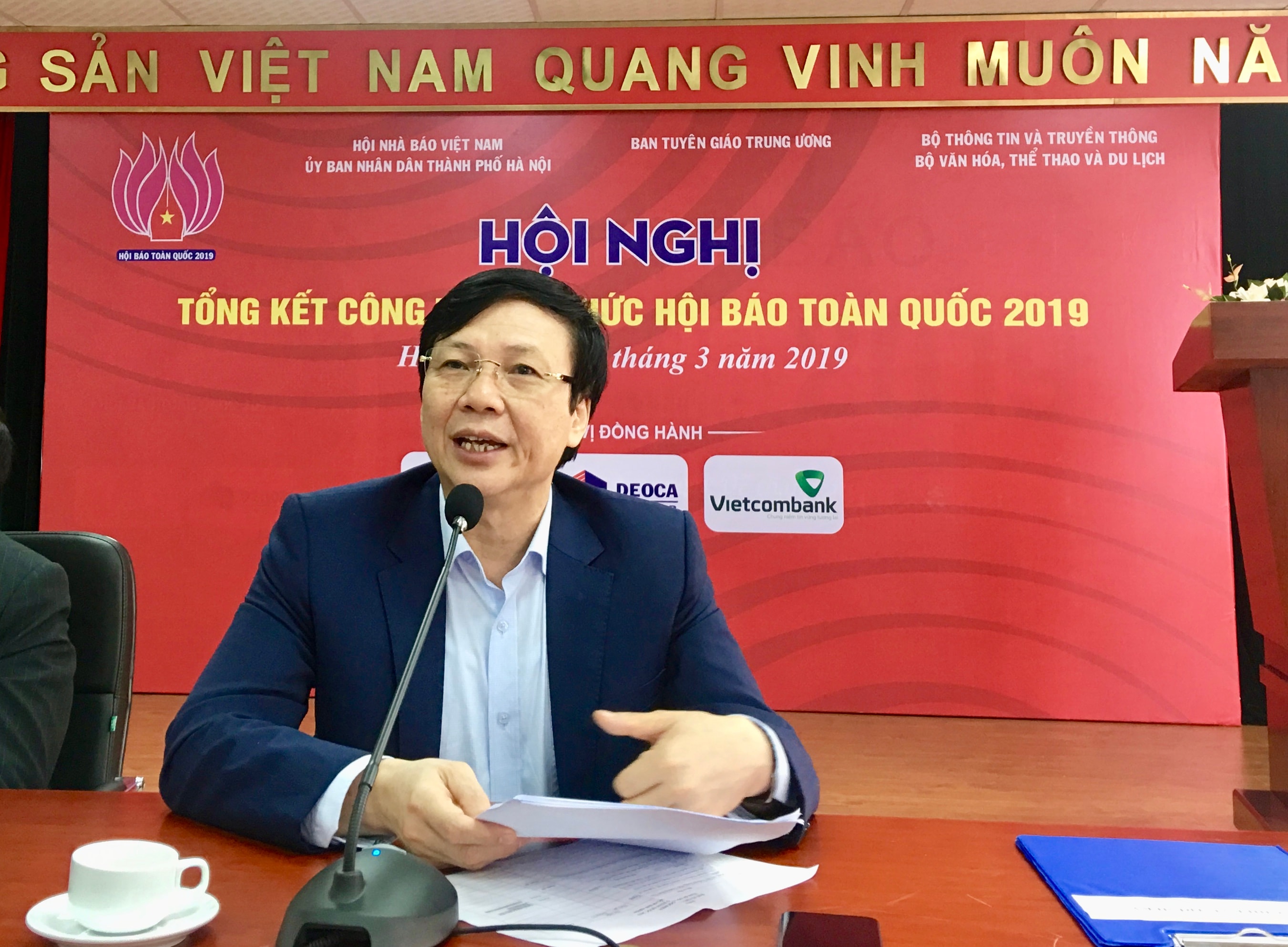Đồng chí Hồ Quang Lợi - Phó Chủ tịch Thường trực Hội Nhà báo Việt Nam phát biểu tại Hội nghị. Ảnh: Hoàng Huy