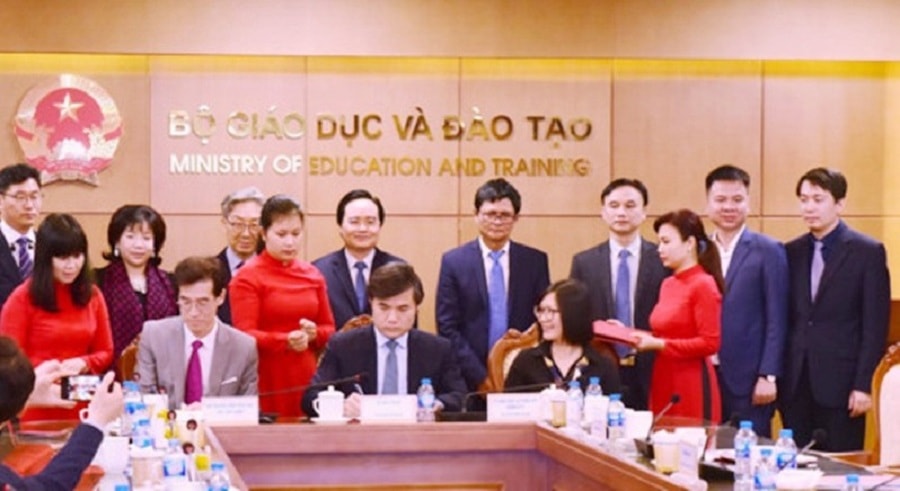 Lễ ký kết biên bản ghi nhớ giữa Bộ GD&ĐT - Đài Truyền hình Việt Nam và Đài Truyền hình giáo dục EBS (Ảnh Bá Hải)