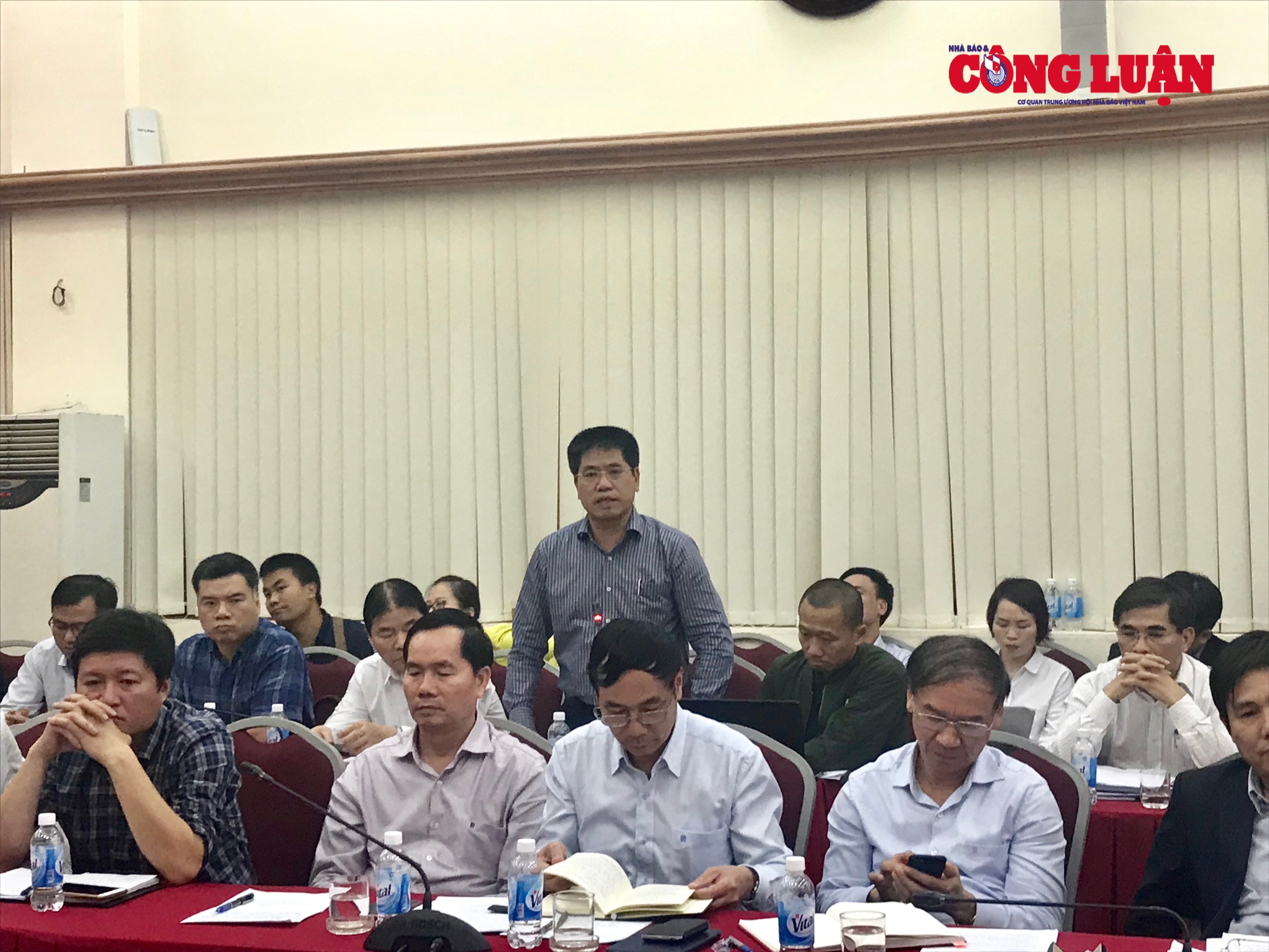 Phó giám đốc Ban QLDA Đường sắt Vũ Hồng Phương trả lời những phản ánh của báo chí về việc Dự án đường sắt trên cao Cát Linh - Hà Đông chưa sử dụng đã xuống cấp