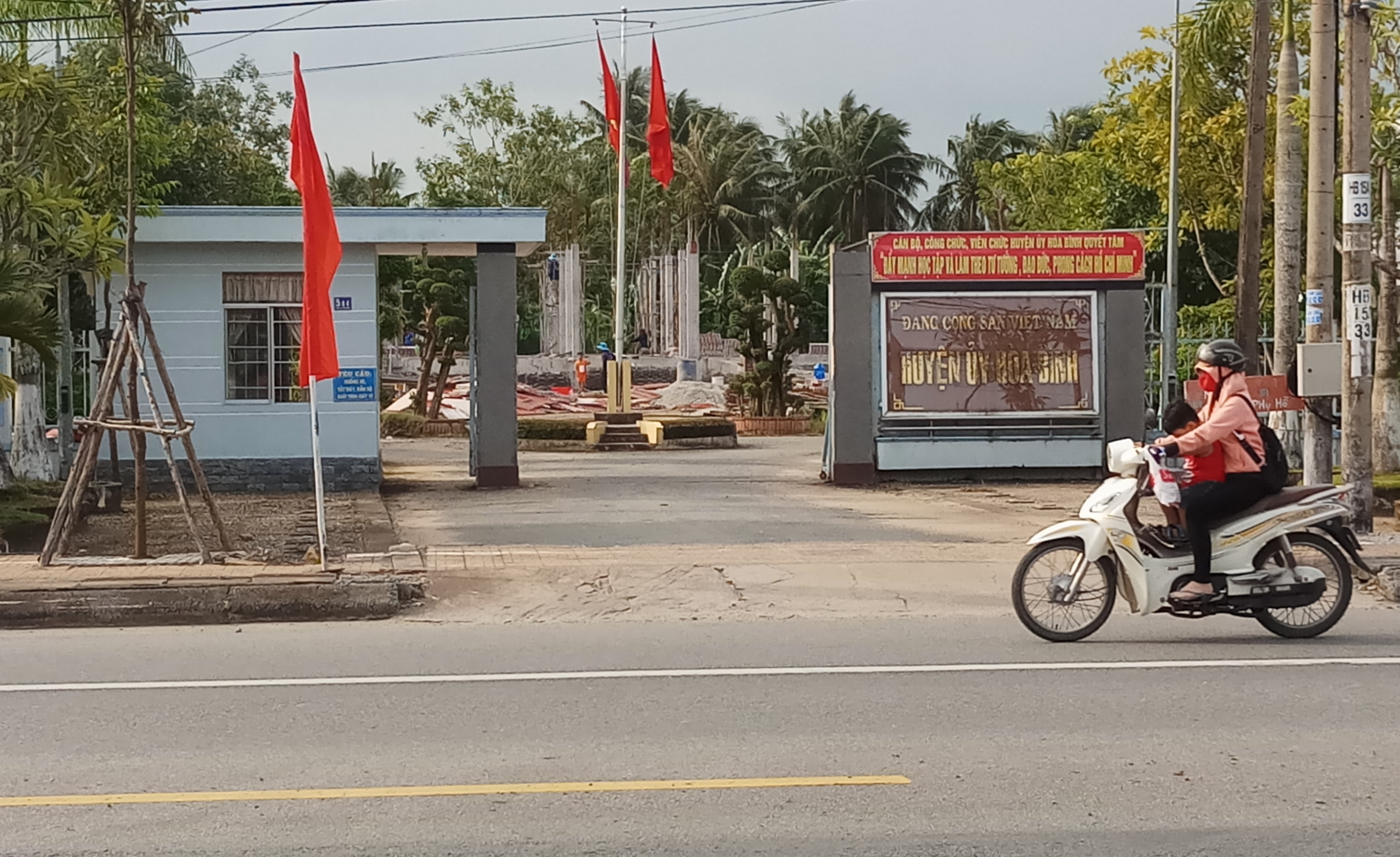 Huyện ủy Hòa Bình, nơi có nhiều cán bộ vi phạm bị kỷ luật Đảng.