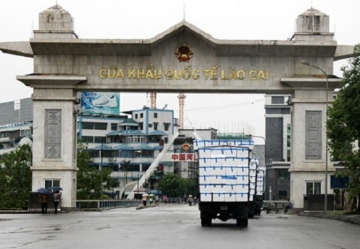 Xe chở hàng hóa của Việ Nam xuất khẩu sang thị trấn Hà Khẩu, tỉnh Vân Nam (Trung Quốc). Ảnh: Internet