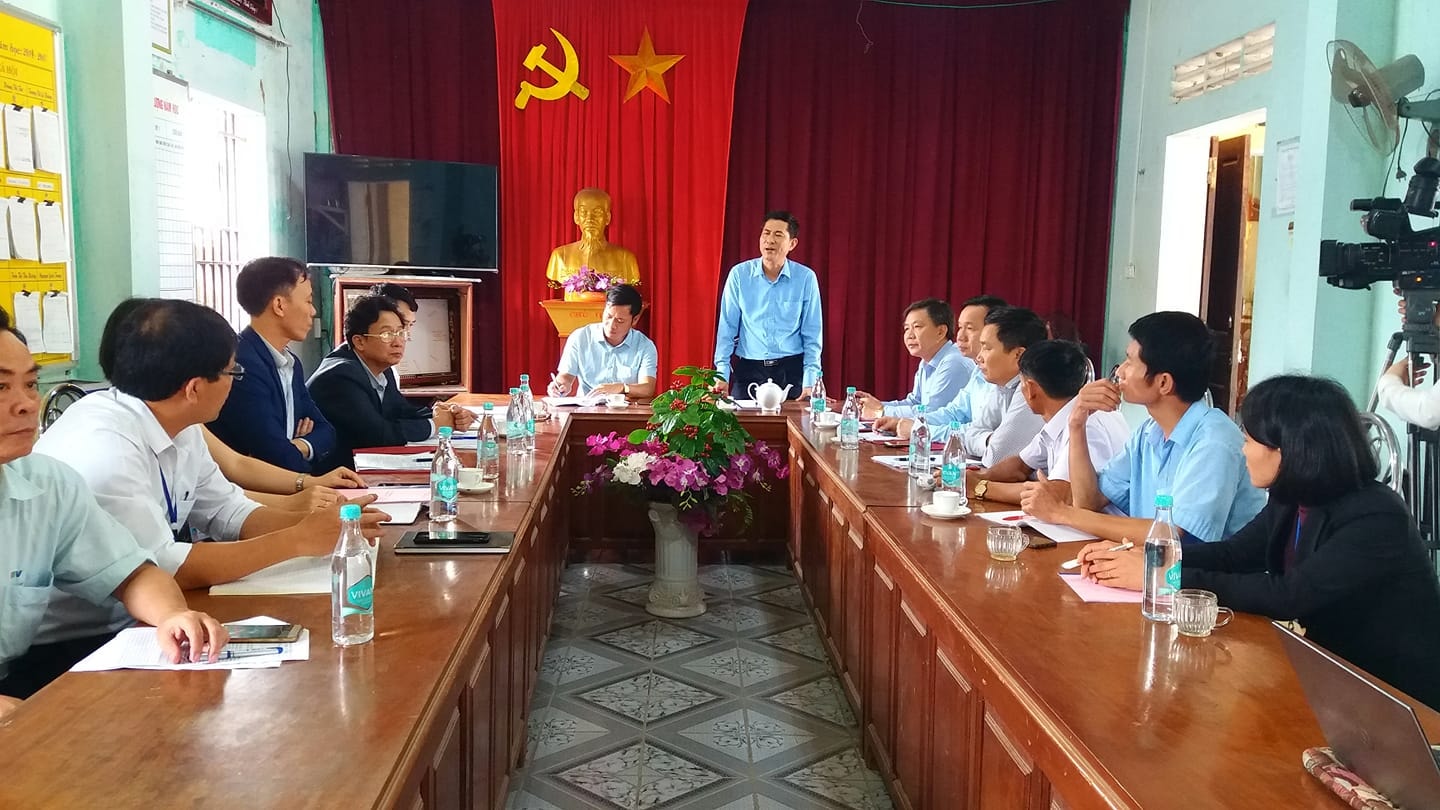 Ông Thái Văn Thành – Giám đốc Sở GD&ĐT Nghệ An đã làm việc với lãnh đạo huyện Diễn Châu về vụ việc nữ sinh lớp 7 bị bắt quỳ, tát vào mặt.