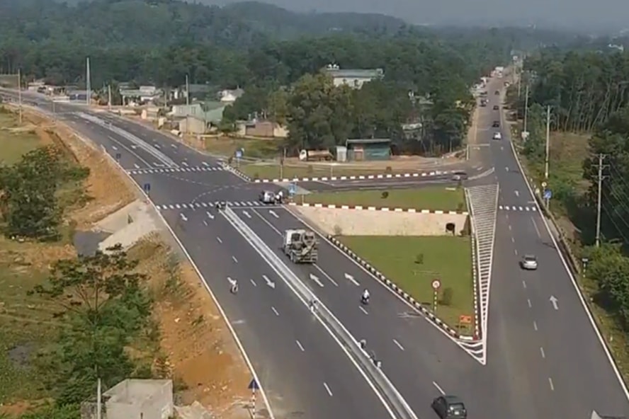 Điểm đầu của tuyến đường Hoà Lạc - Hoà Bình. Ảnh: MH