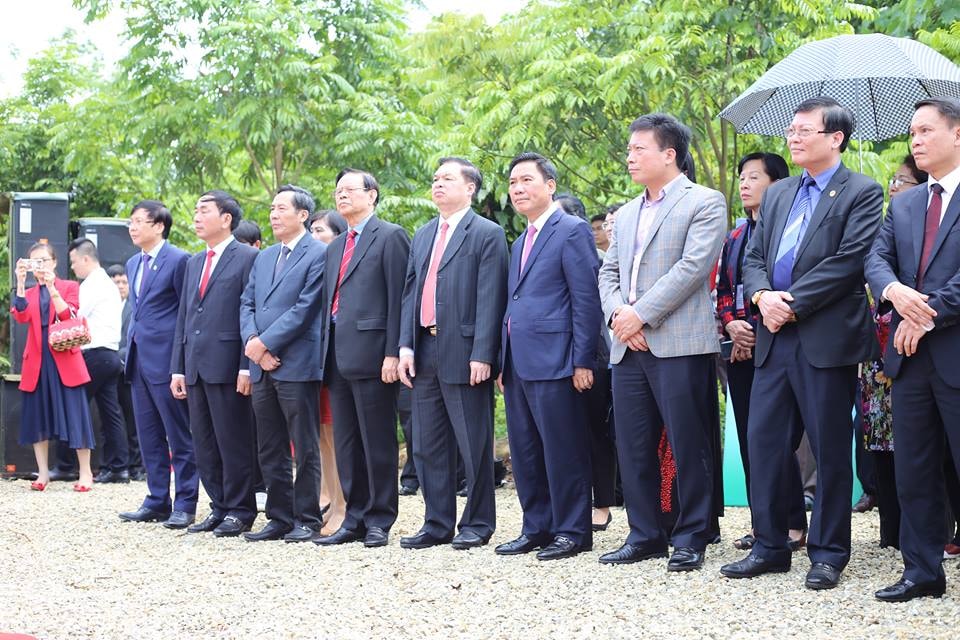 Nhiều đại biểu tham dự lễ khánh thành Bia Di tích lịch sử Quốc gia
