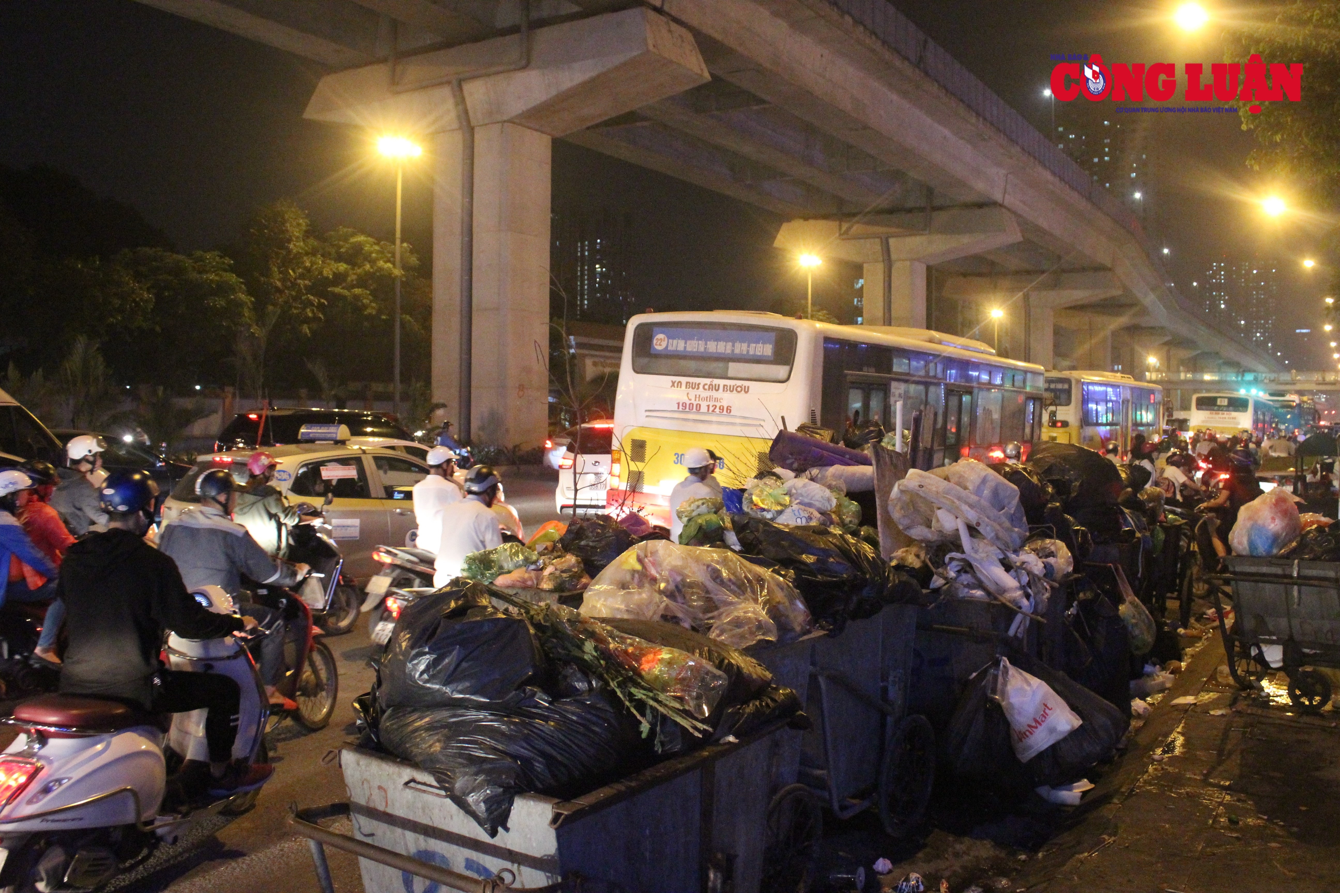 Tình trạng tập kết, vứt rác thải bừa bãi đang trở thành